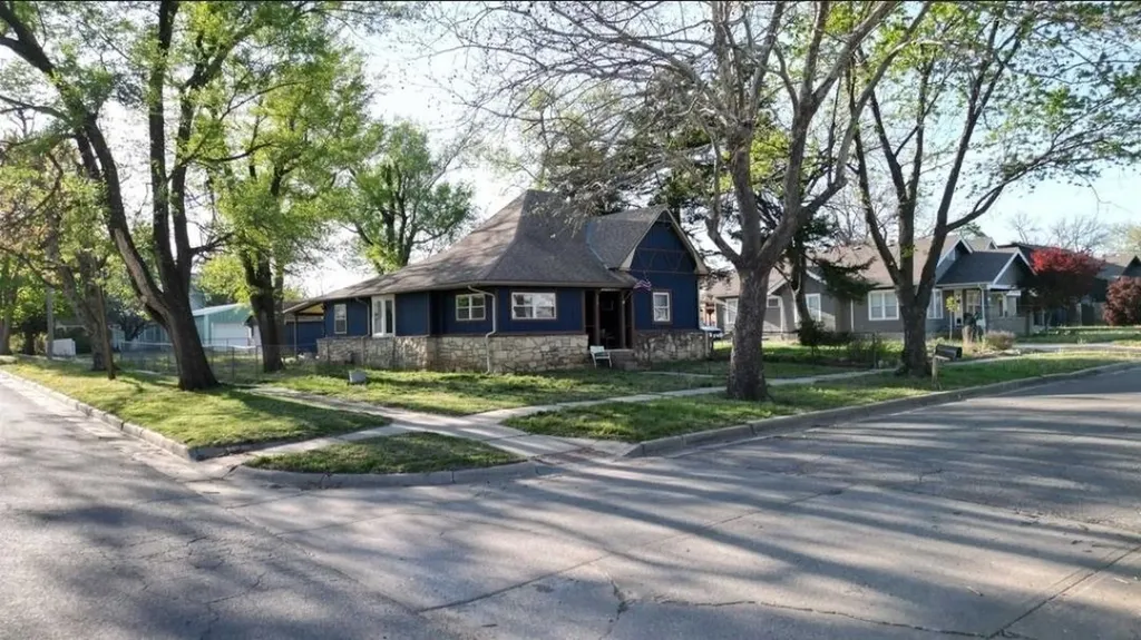 327 Houston Street Winfield KS 67156