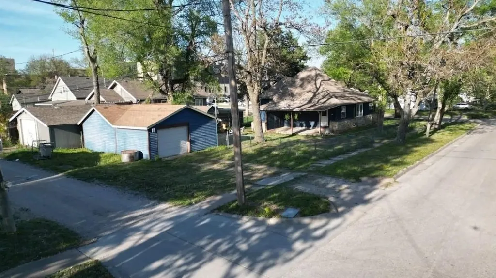 327 Houston Street Winfield KS 67156
