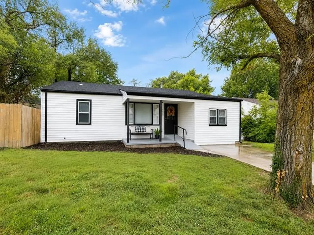 2427 E 25th Street N Wichita KS 67219