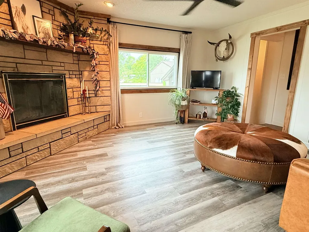 20 Lakeshore Drive Marion KS 66861
