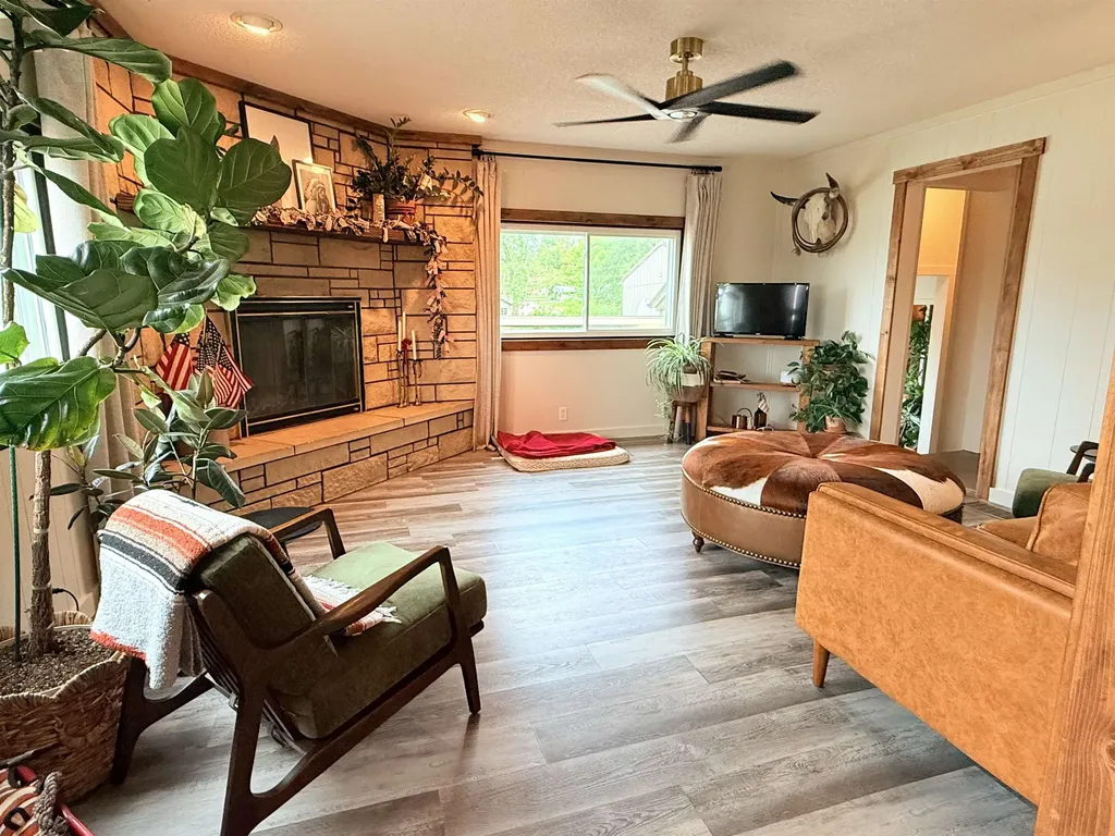 20 Lakeshore Drive Marion KS 66861