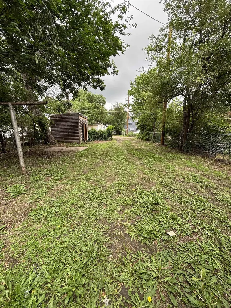 120 W 6th Avenue Hutchinson KS 67501