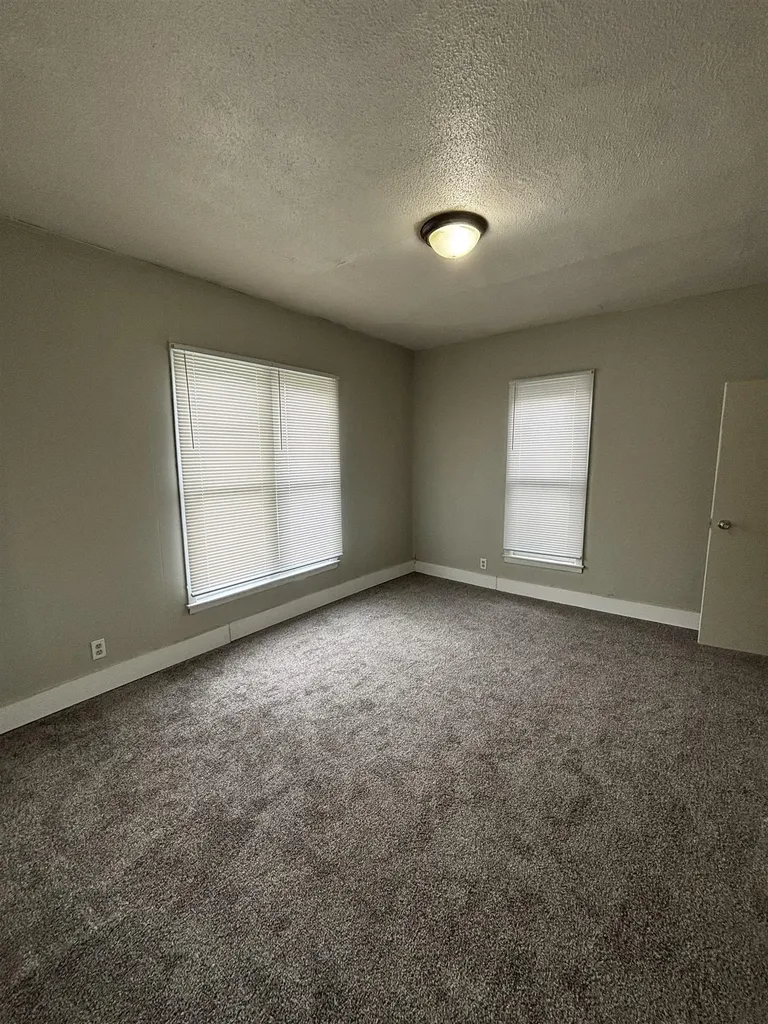 120 W 6th Avenue Hutchinson KS 67501