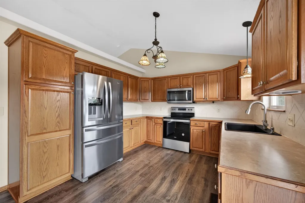 122 N Mount Carmel Wichita KS 67203