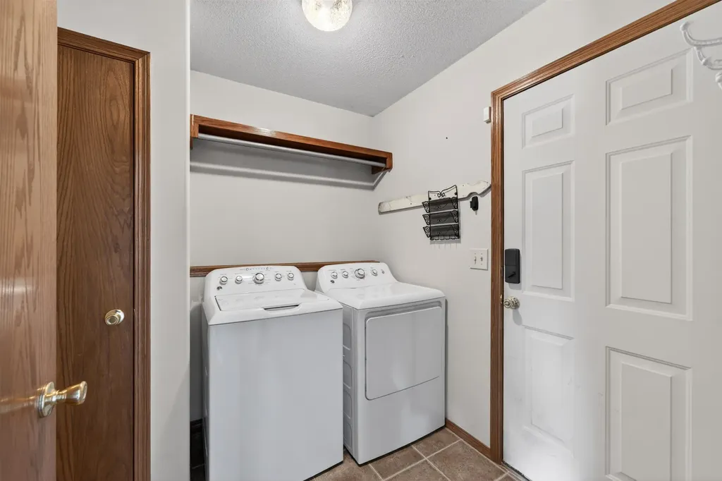 122 N Mount Carmel Wichita KS 67203