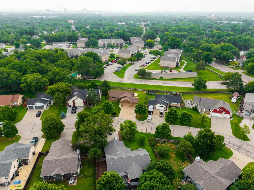 122 N Mount Carmel Wichita KS 67203