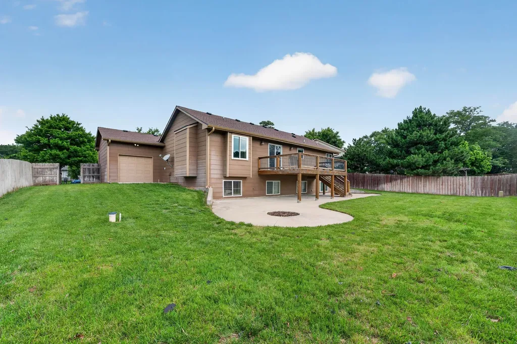 122 N Mount Carmel Wichita KS 67203