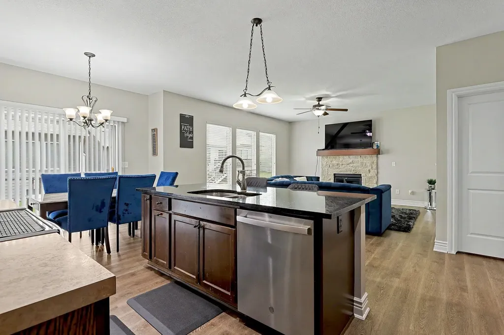 933 W Threewood Andover KS 67002