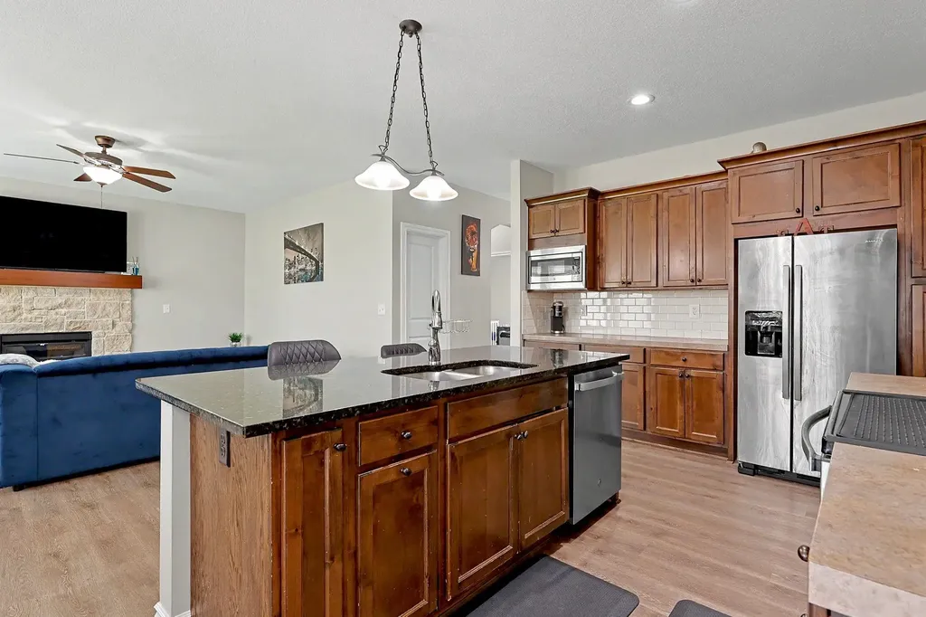 933 W Threewood Andover KS 67002