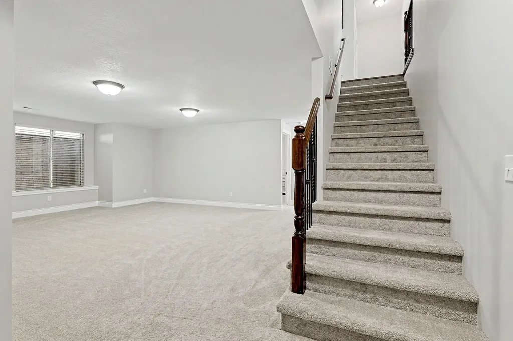 933 W Threewood Andover KS 67002