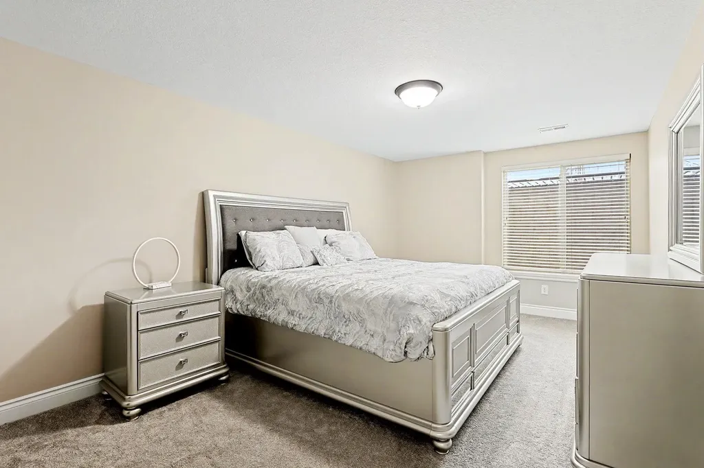 933 W Threewood Andover KS 67002