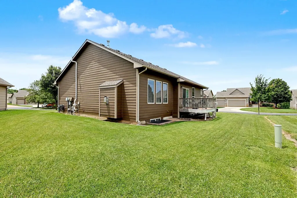 933 W Threewood Andover KS 67002