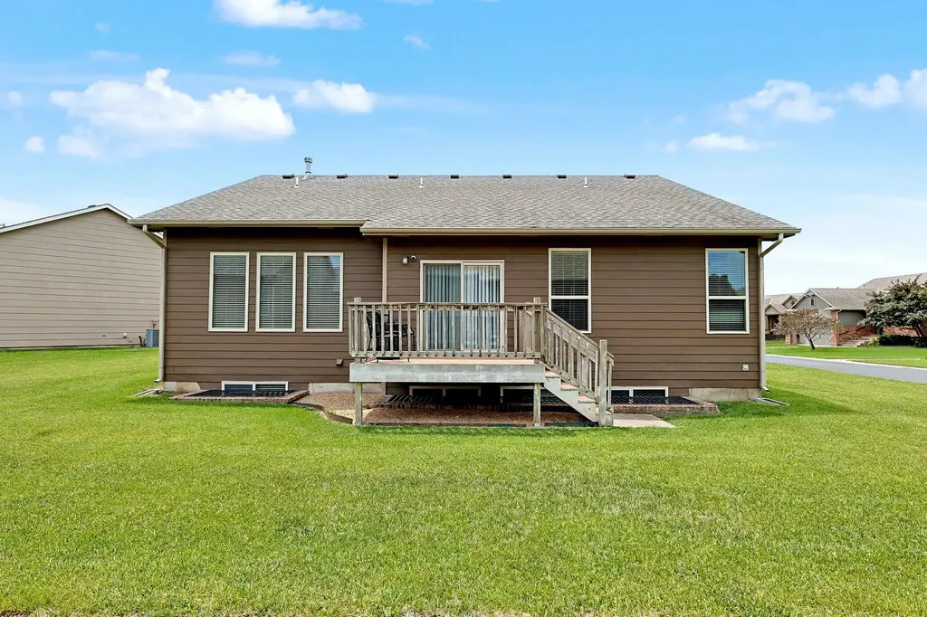 933 W Threewood Andover KS 67002