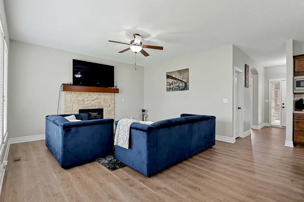 933 W Threewood Andover KS 67002