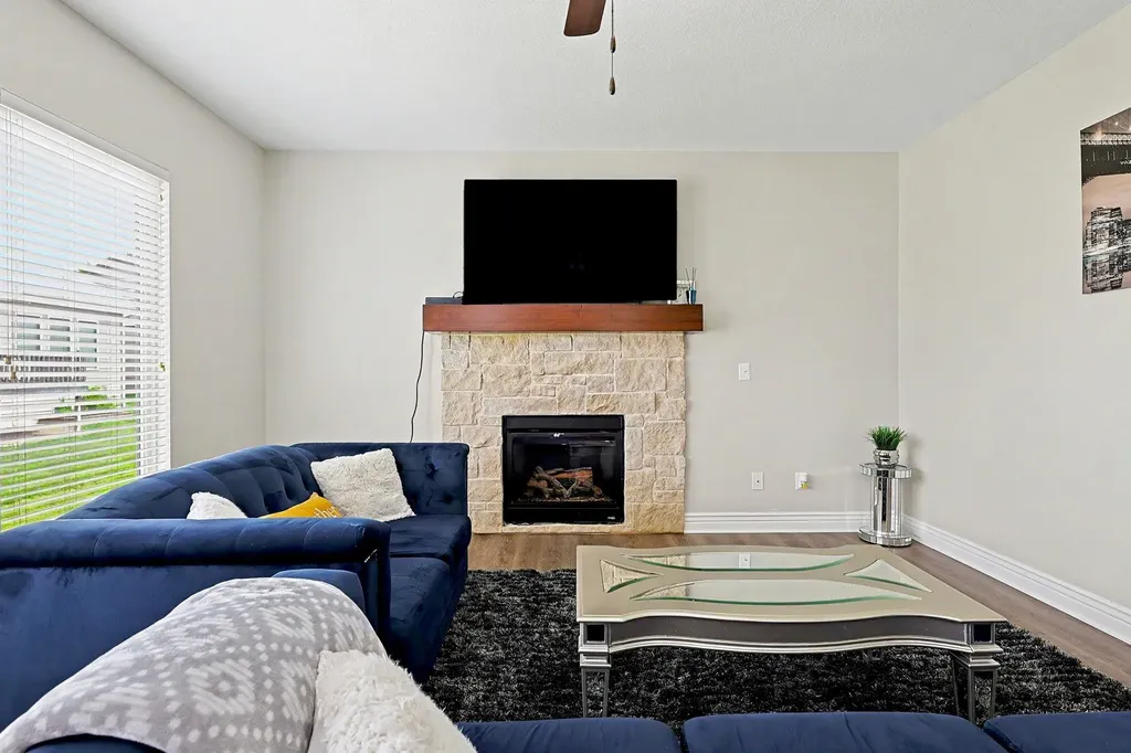 933 W Threewood Andover KS 67002