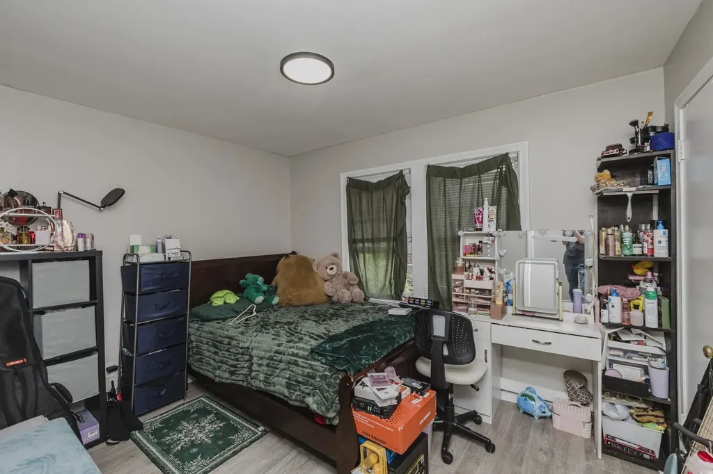207 & 209 S Custer Wichita KS 67213