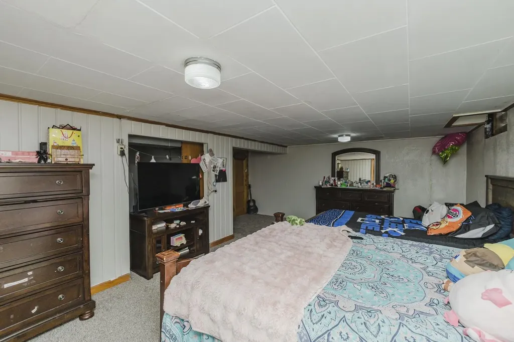 207 & 209 S Custer Wichita KS 67213