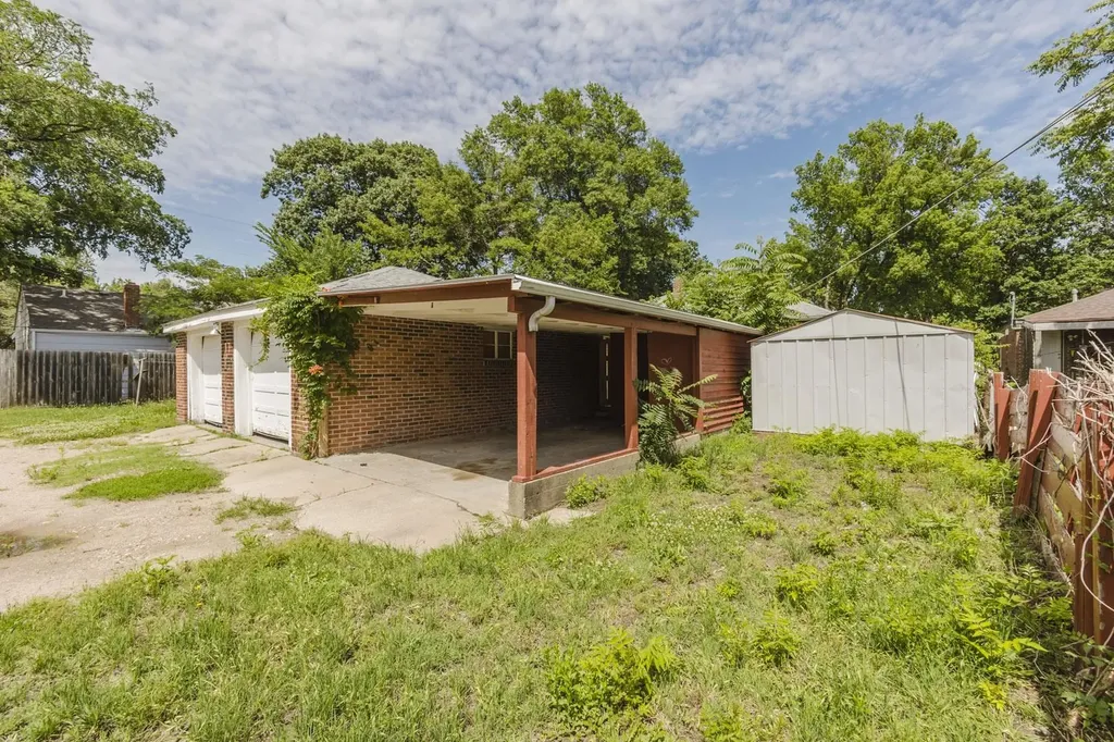 207 & 209 S Custer Wichita KS 67213