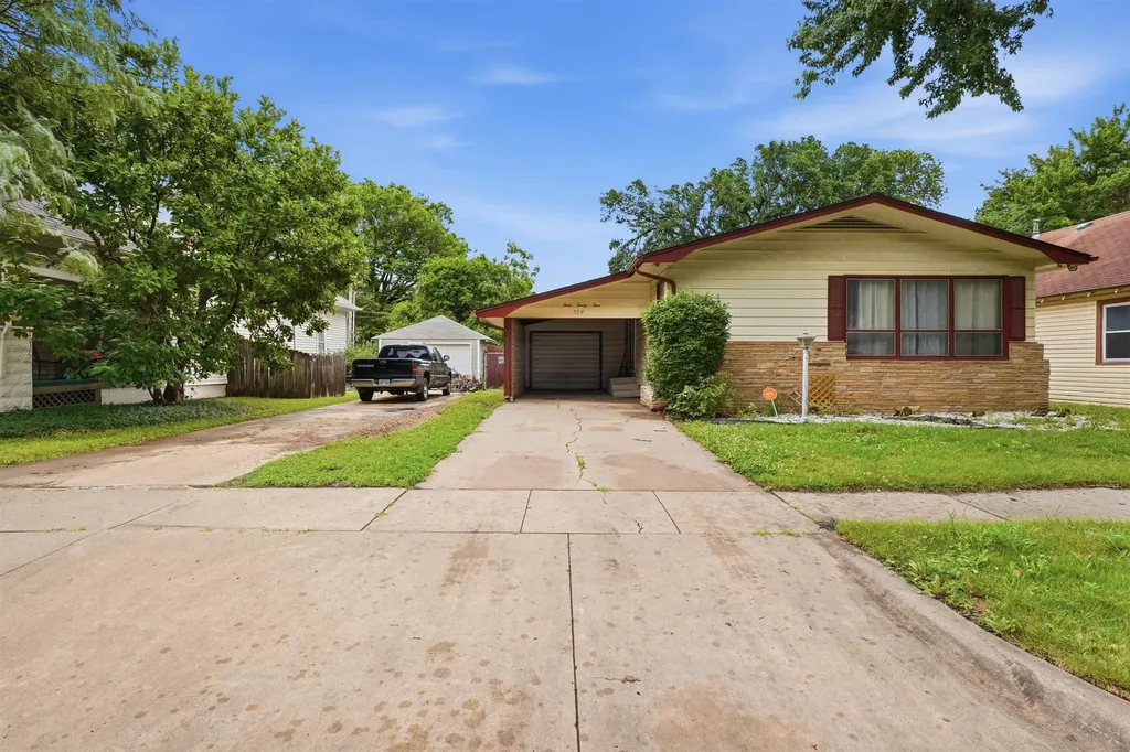 324 S Green Wichita KS 67211