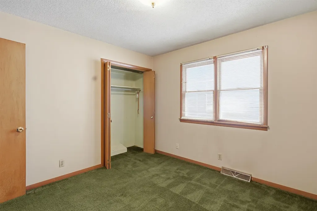 324 S Green Wichita KS 67211