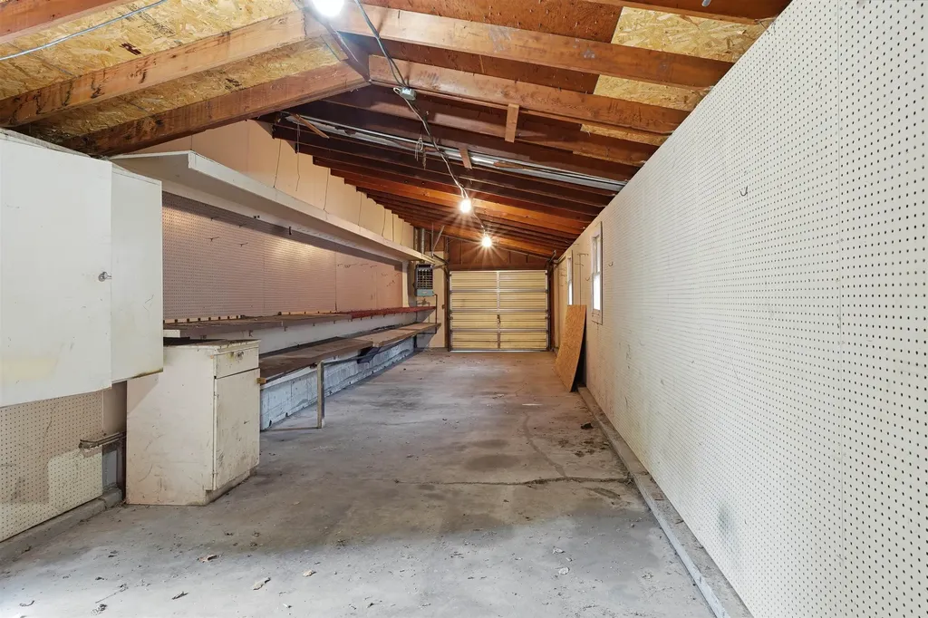 324 S Green Wichita KS 67211