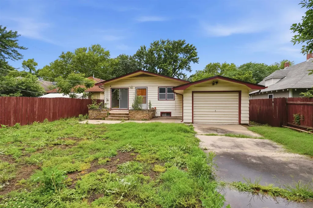 324 S Green Wichita KS 67211