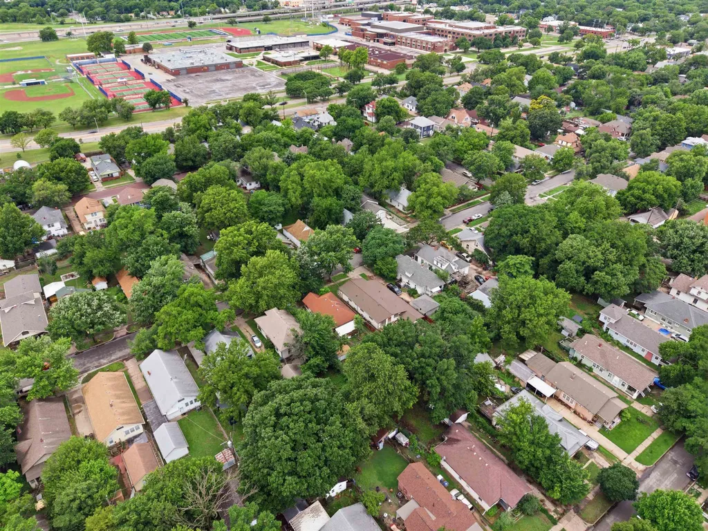 324 S Green Wichita KS 67211