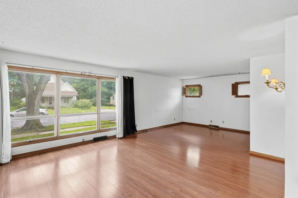 324 S Green Wichita KS 67211