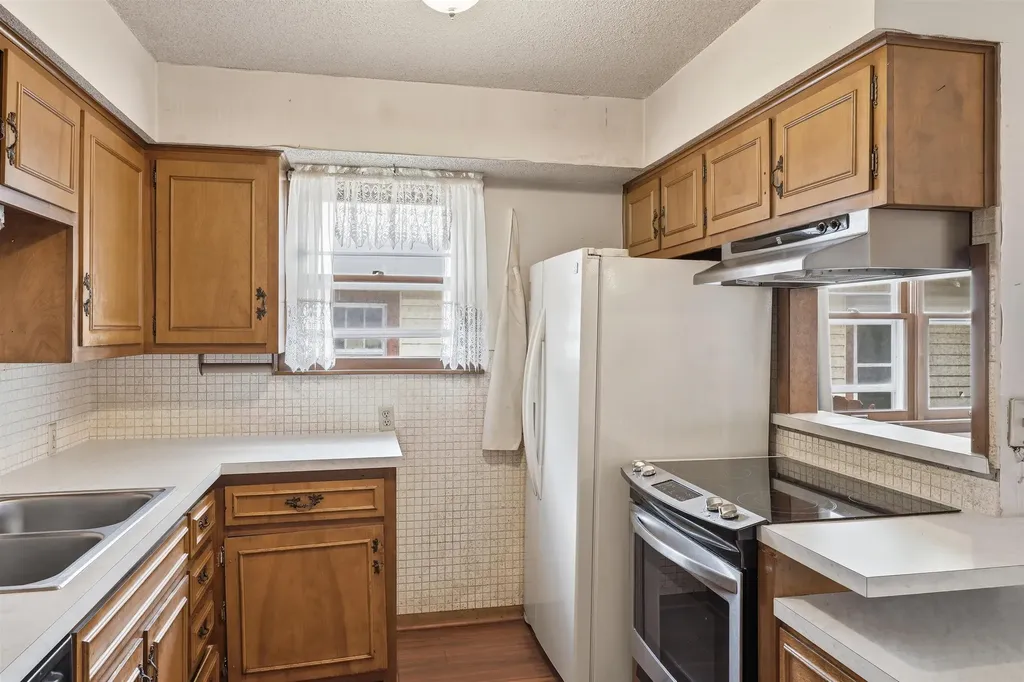 324 S Green Wichita KS 67211