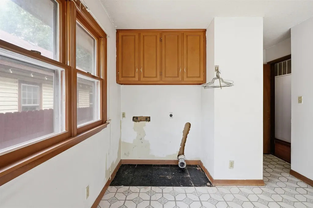 324 S Green Wichita KS 67211