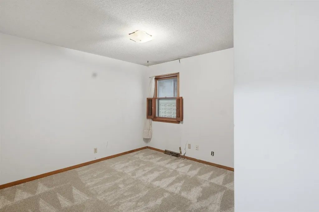 324 S Green Wichita KS 67211