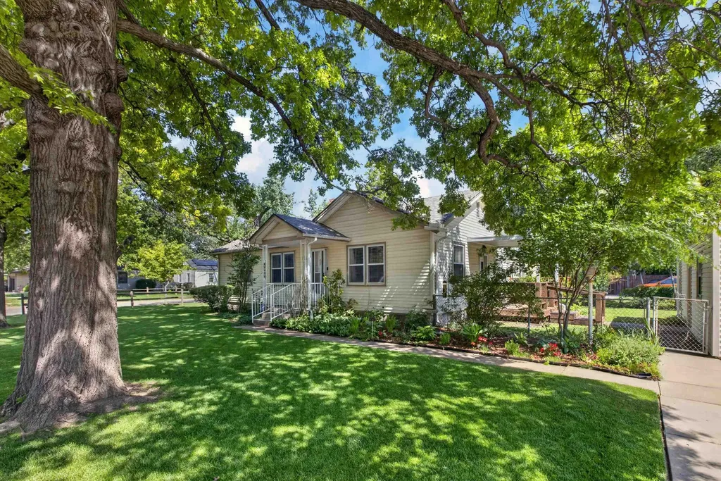 1502 E Clark Wichita KS 67211