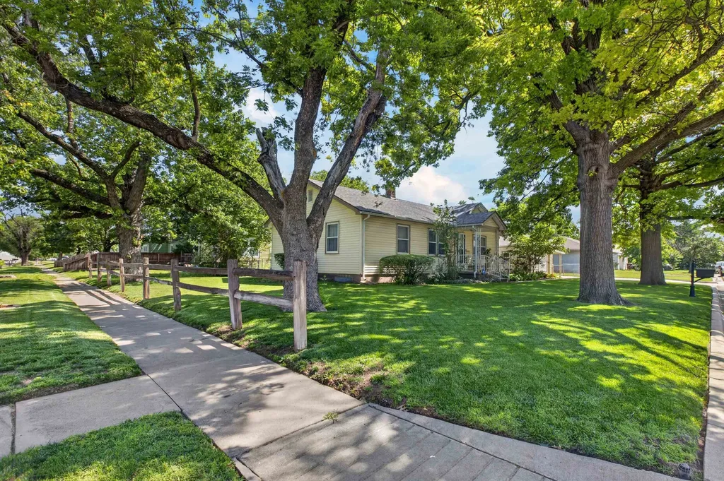 1502 E Clark Wichita KS 67211