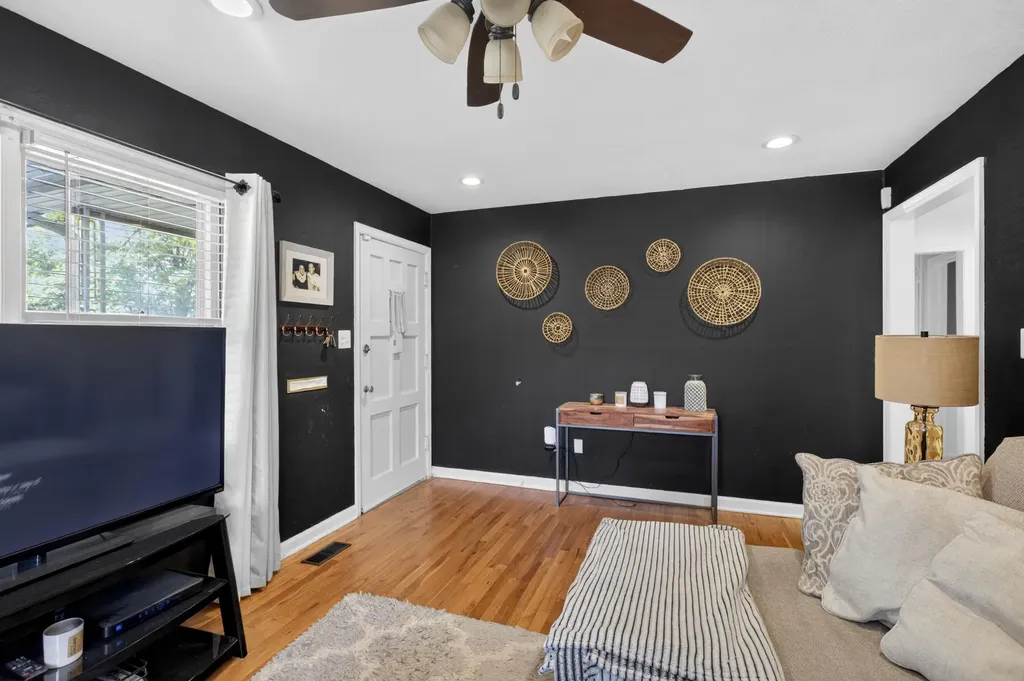1502 E Clark Wichita KS 67211