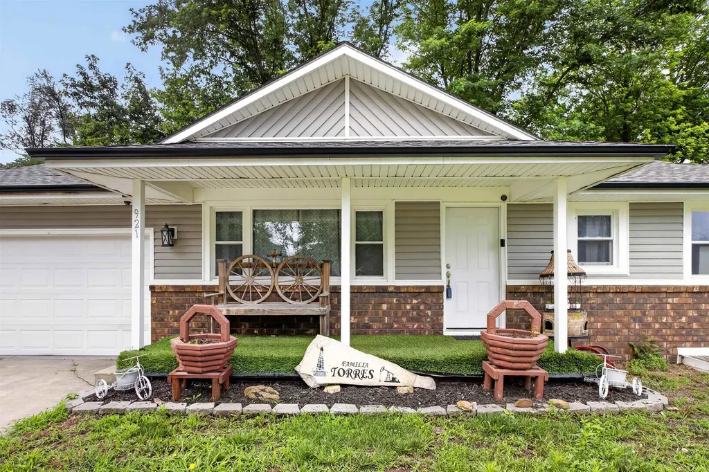 921 E 43rd Street S Wichita KS 67216