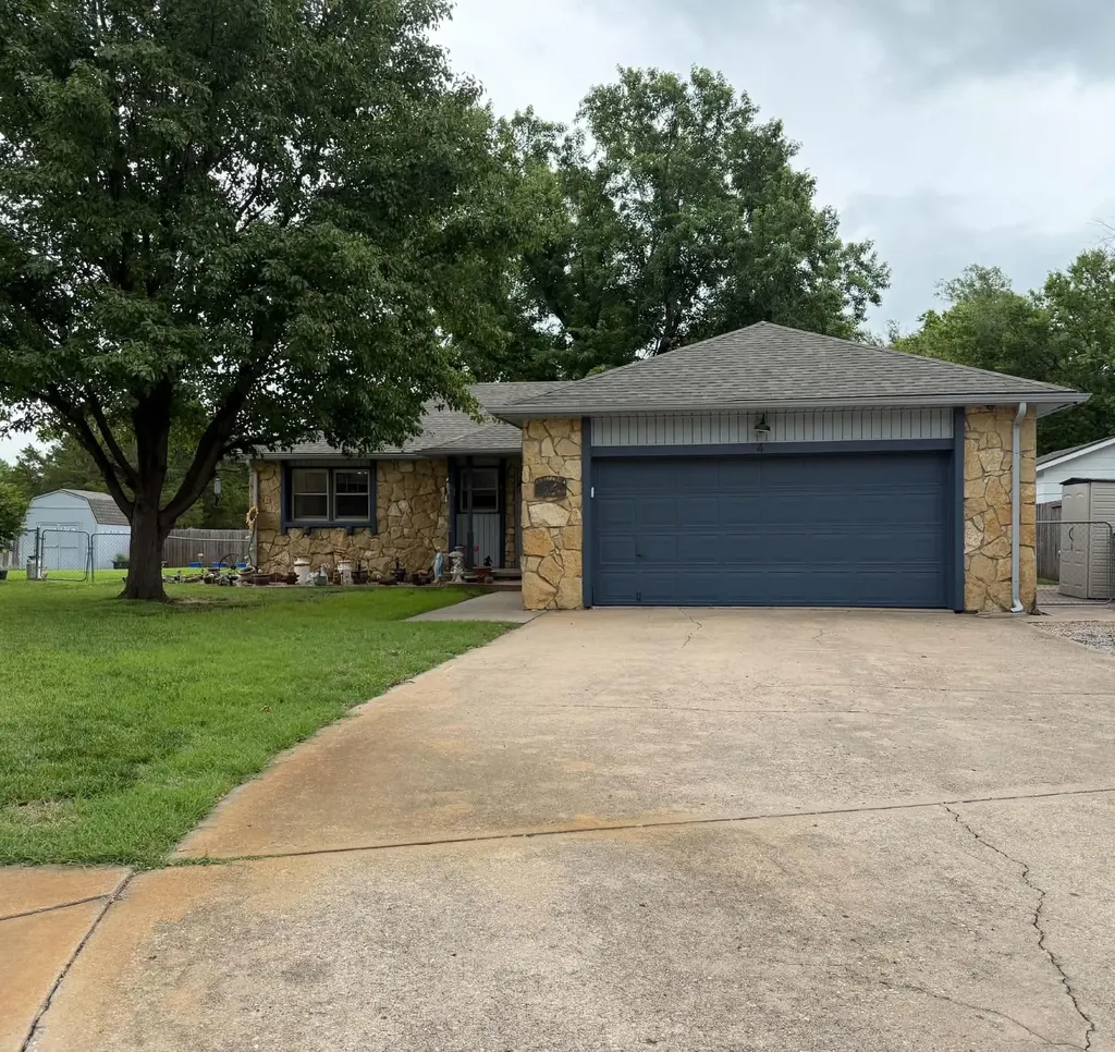 929 N Terrace Wichita KS 67208