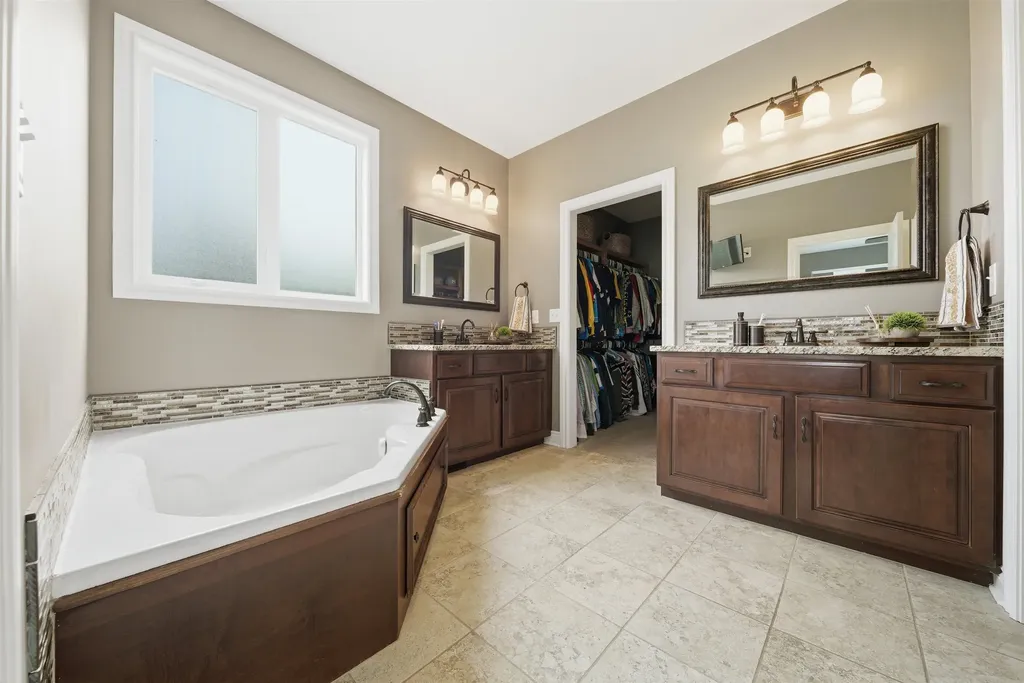 9828 S 119th W Clearwater KS 67026