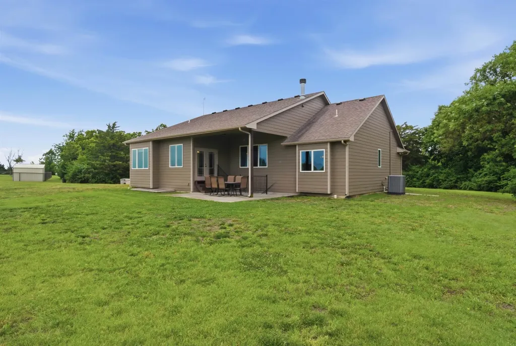 9828 S 119th W Clearwater KS 67026