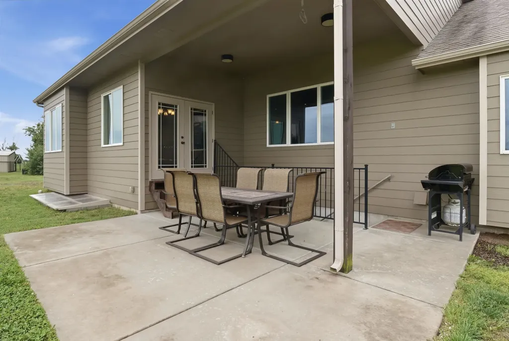 9828 S 119th W Clearwater KS 67026