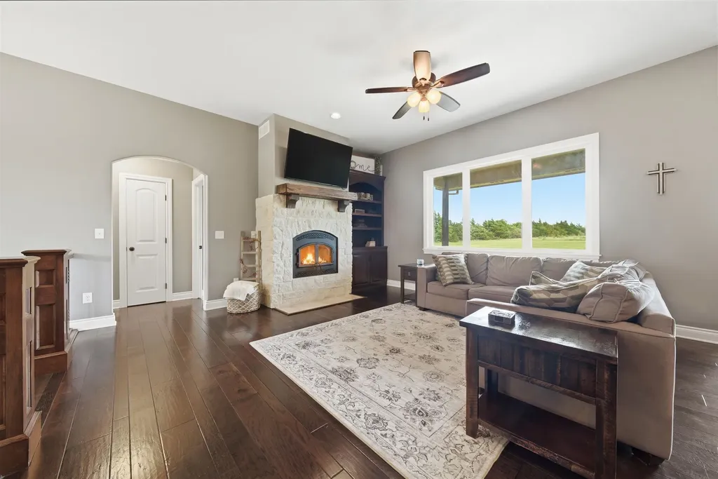 9828 S 119th W Clearwater KS 67026