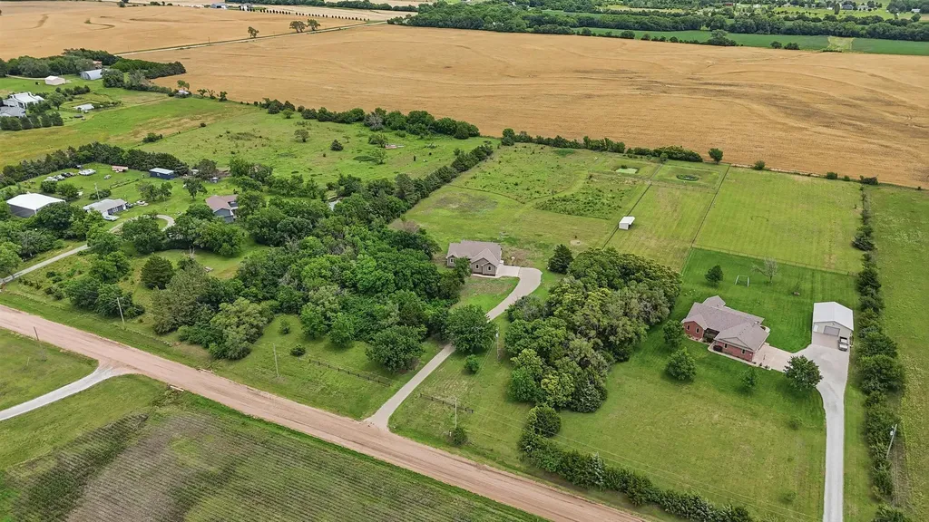 9828 S 119th W Clearwater KS 67026