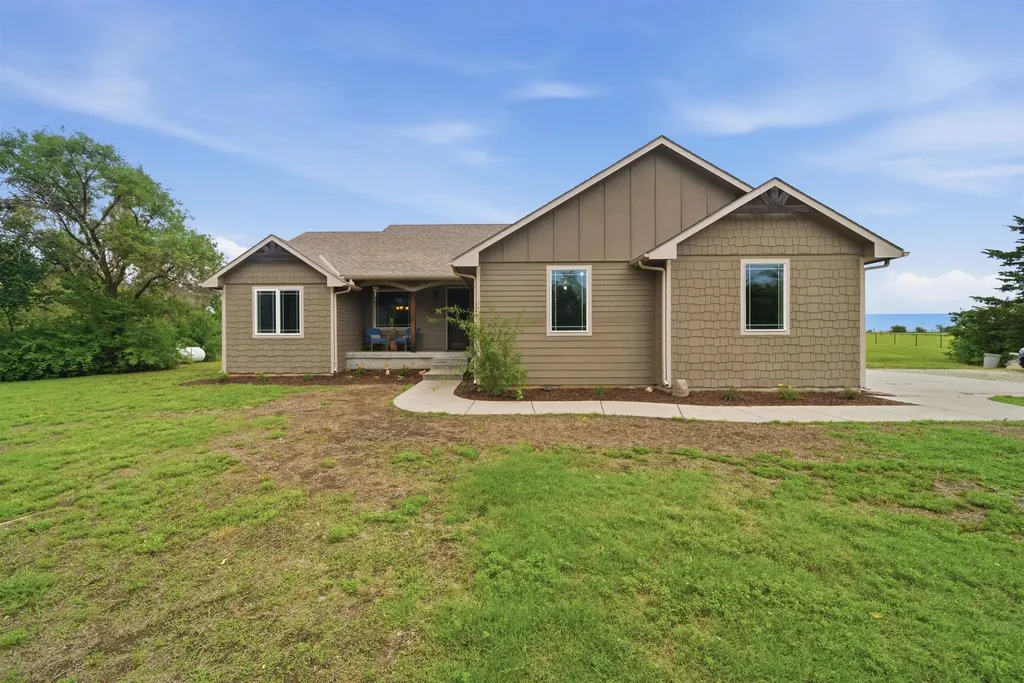 9828 S 119th W Clearwater KS 67026