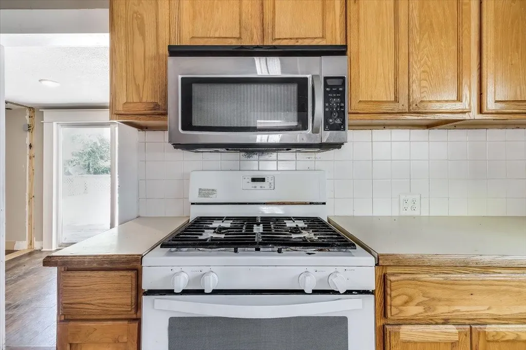 513 S 1st Avenue Mulvane KS 67110