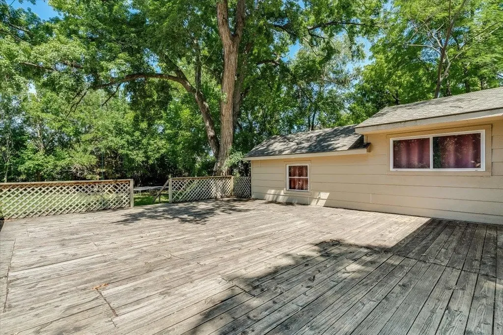 513 S 1st Avenue Mulvane KS 67110