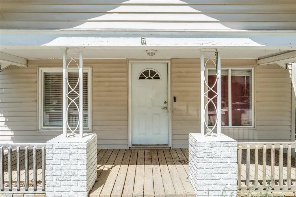 513 S 1st Avenue Mulvane KS 67110