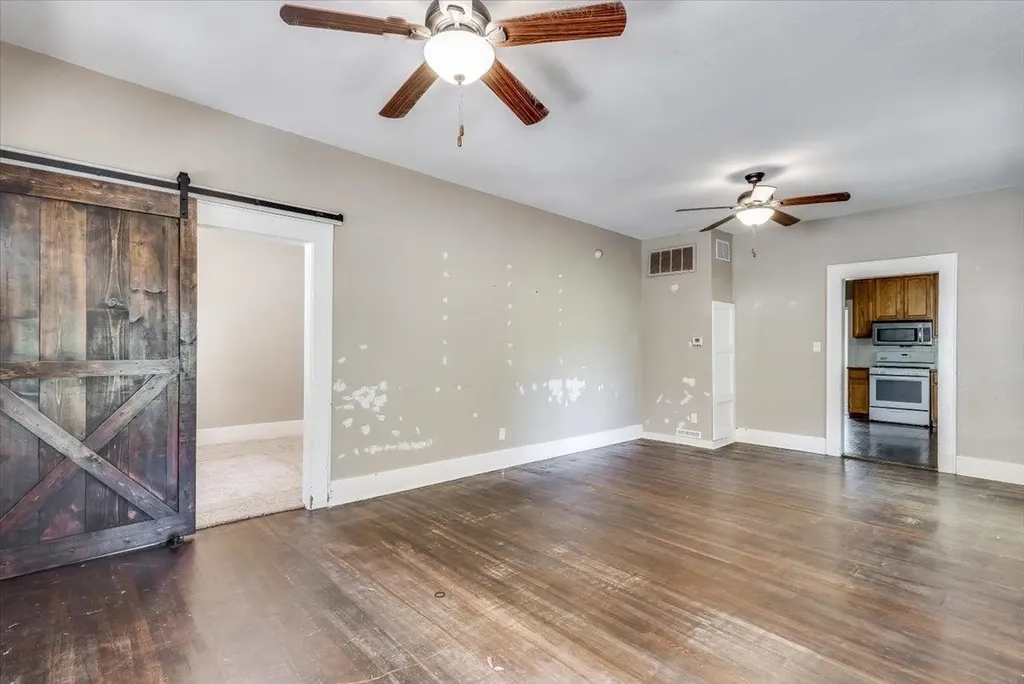513 S 1st Avenue Mulvane KS 67110