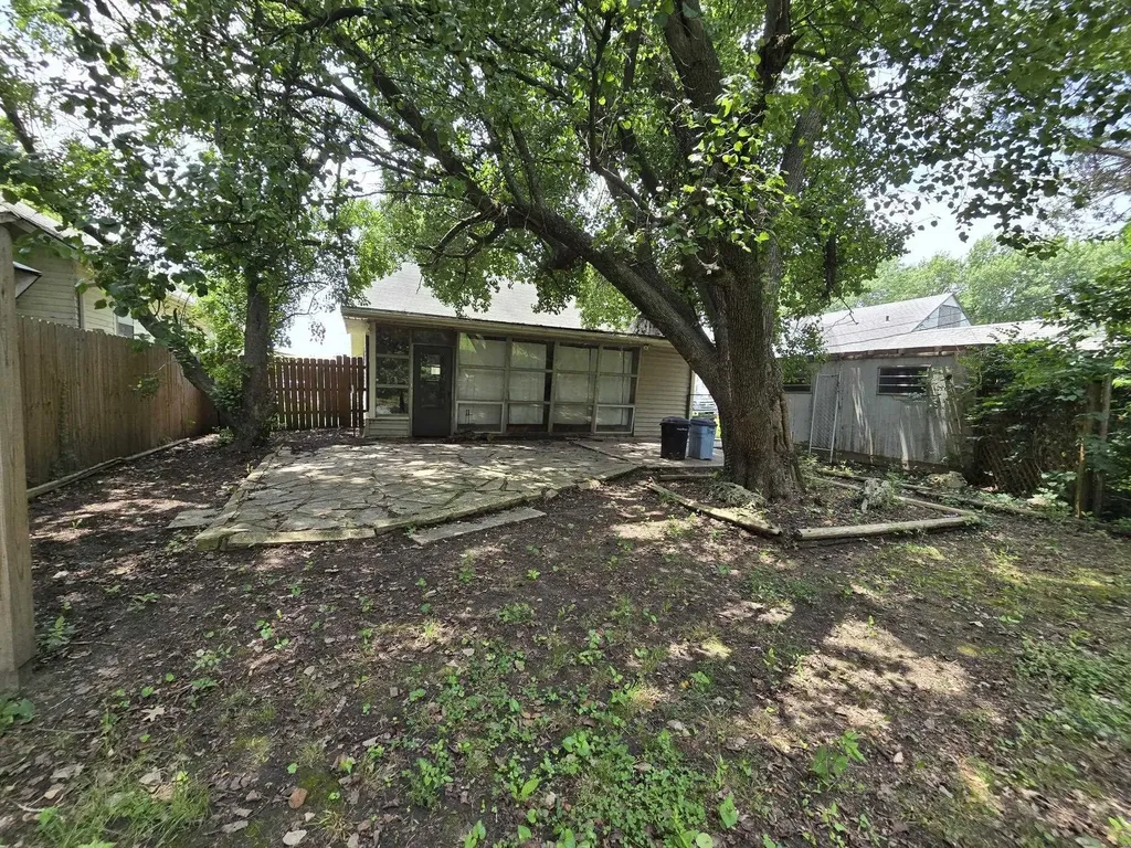816 E 3rd Winfield KS 67156