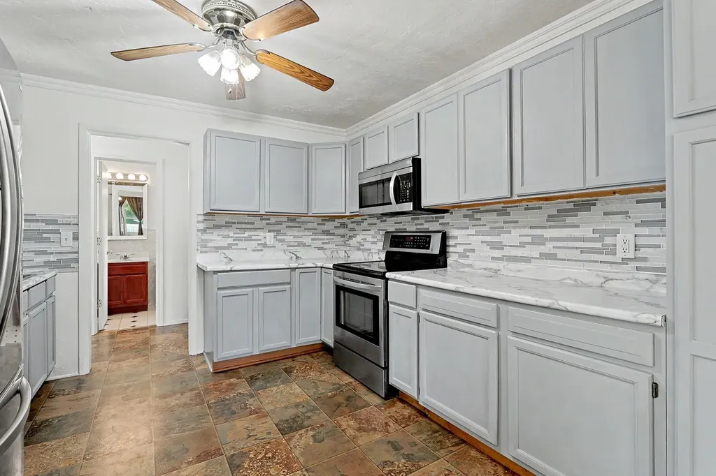 1354 N Westview Drive Derby KS 67037