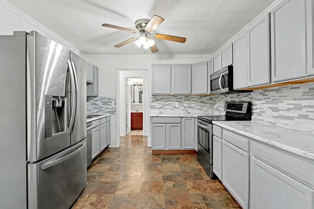 1354 N Westview Drive Derby KS 67037