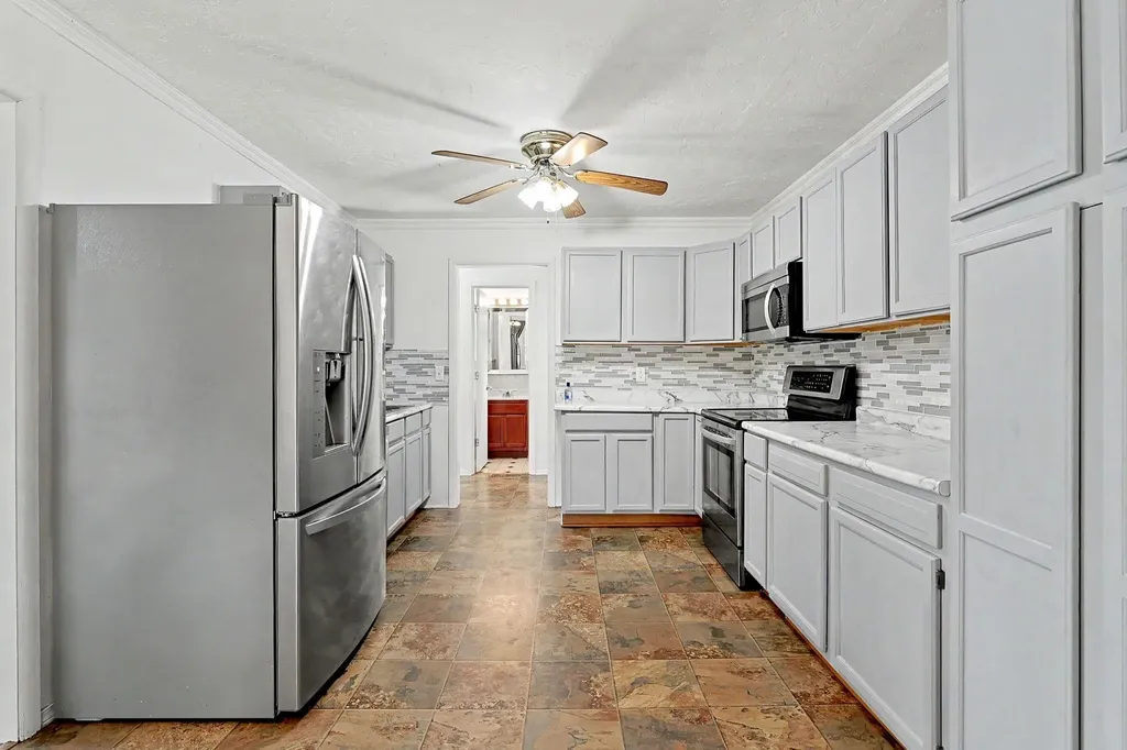1354 N Westview Drive Derby KS 67037